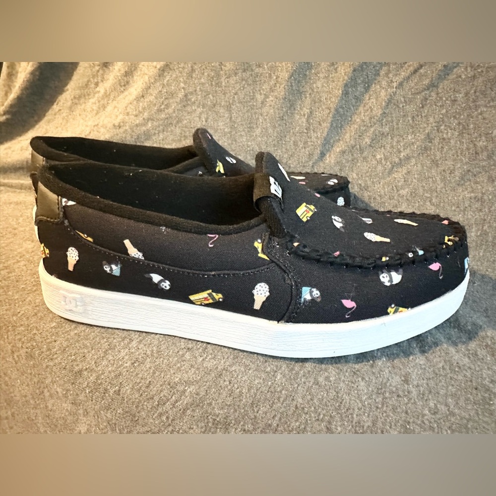DC Men's Villain S Enjoi Skate Shoe size 8